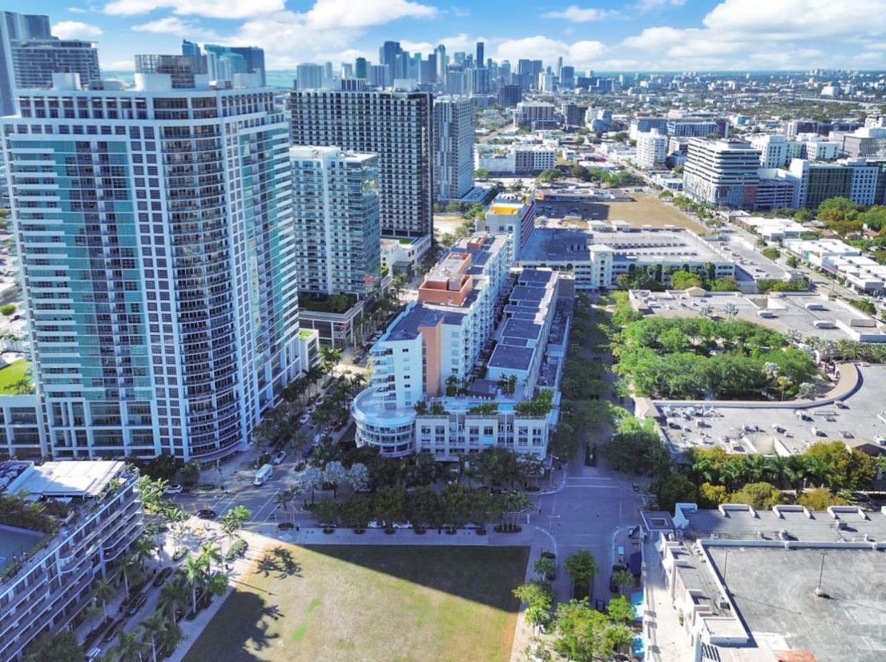 New Modern And Exclusive Luxury 2 2 In Miami